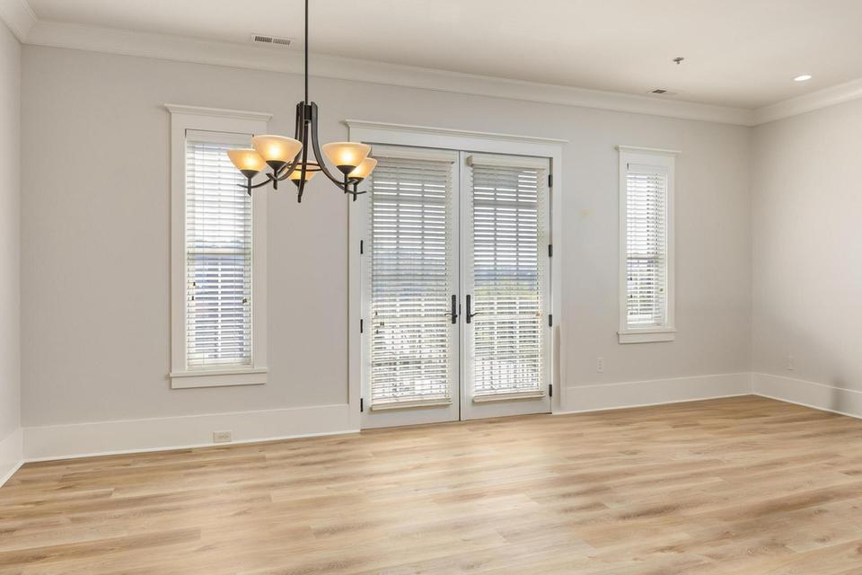 2409 Spring Creek Boulevard Cleveland, TN 37311 - Photo 6 of 36 20260321021024267749000000-o