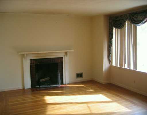 127 Thrush Road Warwick, RI 02886 - Photo 3 of 3 Living Room.