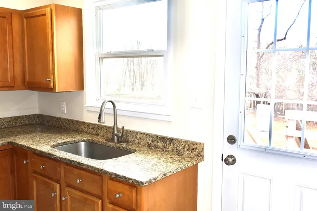 $2,400 | 147 Deacon Road, Fredericksburg, VA 22405