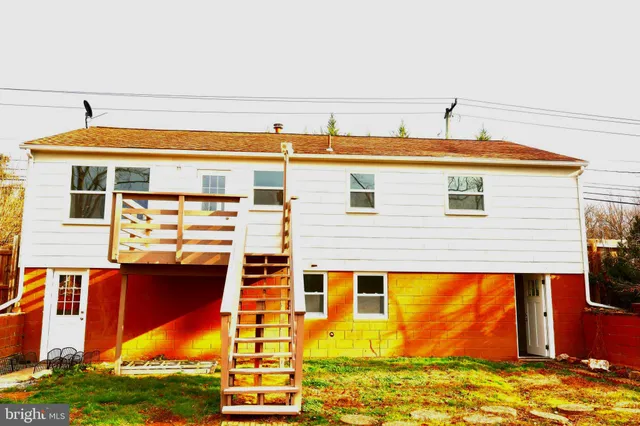 $2,400 | 147 Deacon Road, Fredericksburg, VA 22405