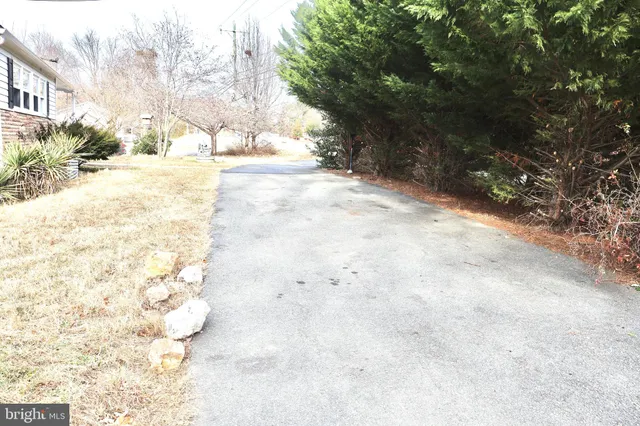 $2,400 | 147 Deacon Road, Fredericksburg, VA 22405