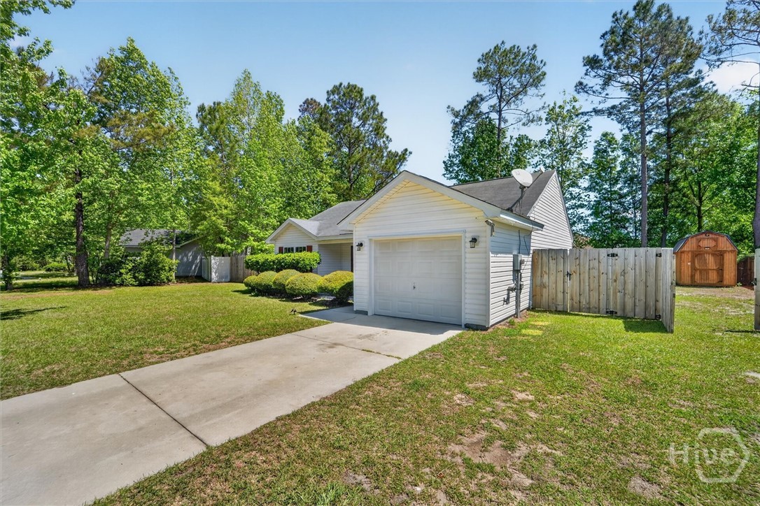 102 Sand Pine Court Springfield, GA 31329 - Photo 2 of 32 Gallery Image 2