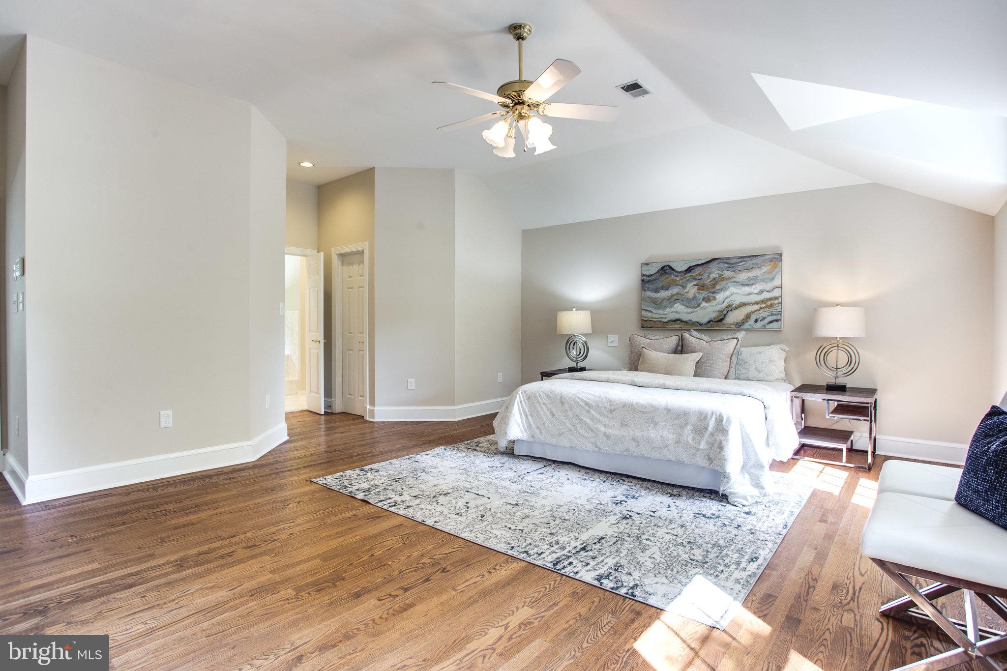 1504 Laughlin Avenue McLean, VA 22101 - Photo 21 of 43 Primary bedroom