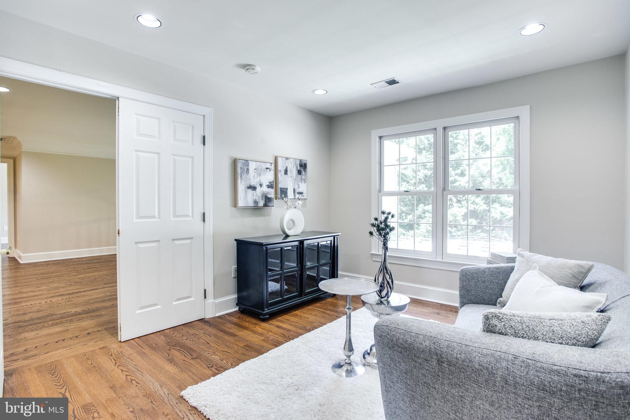 1504 Laughlin Avenue McLean, VA 22101 - Photo 26 of 43 Sitting area