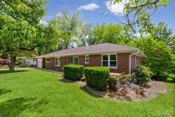 $267,900 | 21 Lou Juan Drive, Glen Carbon, IL 62034