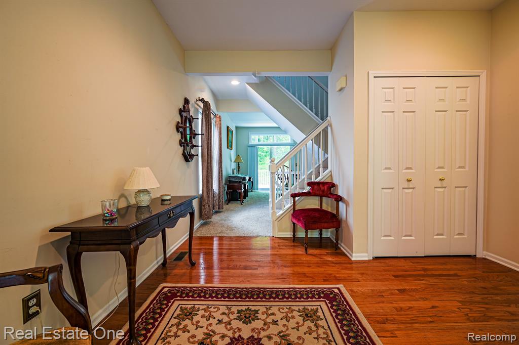 6612 Pond View Road Clarkston, MI 48346 - Photo 12 of 39