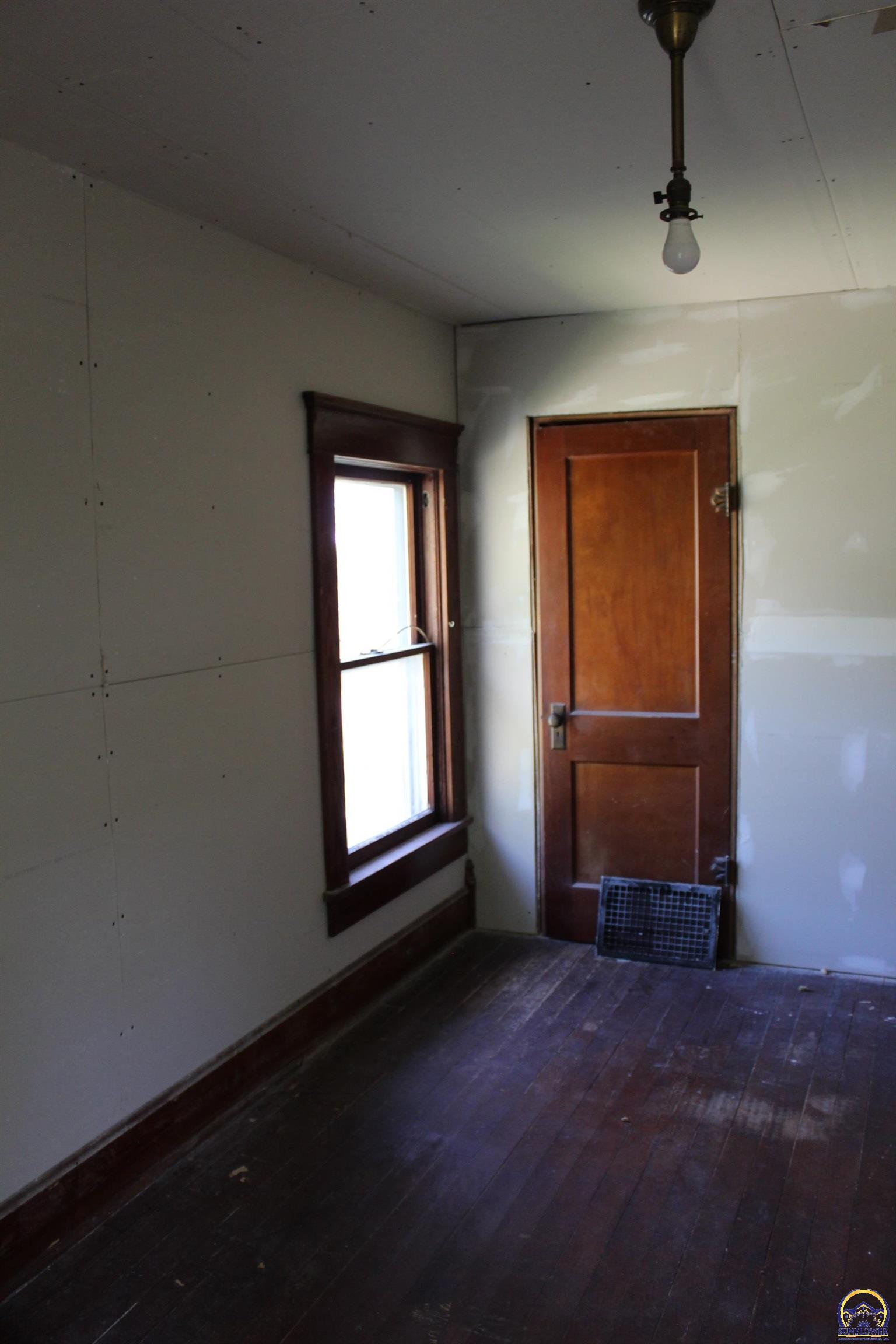 424 North 5th Street Quenemo, KS 66528 - Photo 22 of 28