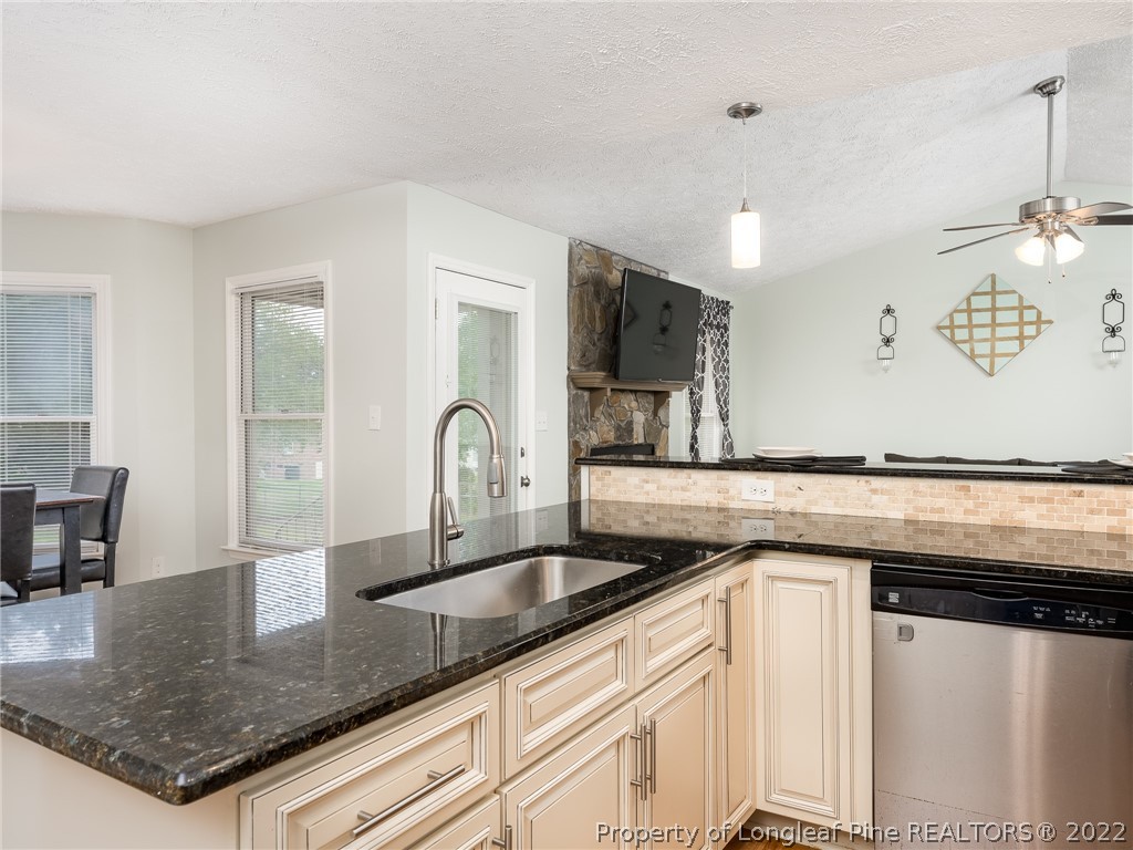 5714 Walkabout Road Hope Mills, NC 28348 - Photo 14 of 34 Gallery Image 14