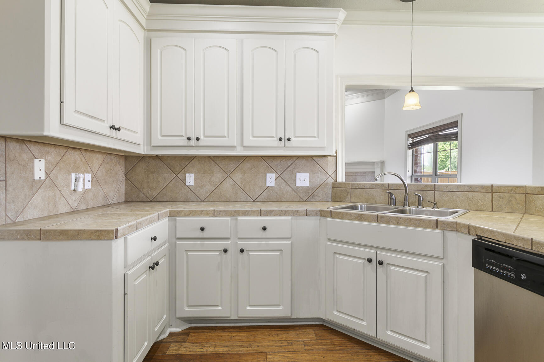 1904 East Ridge Circle Madison, MS 39110 - Photo 14 of 39 Lots of Countertop Space