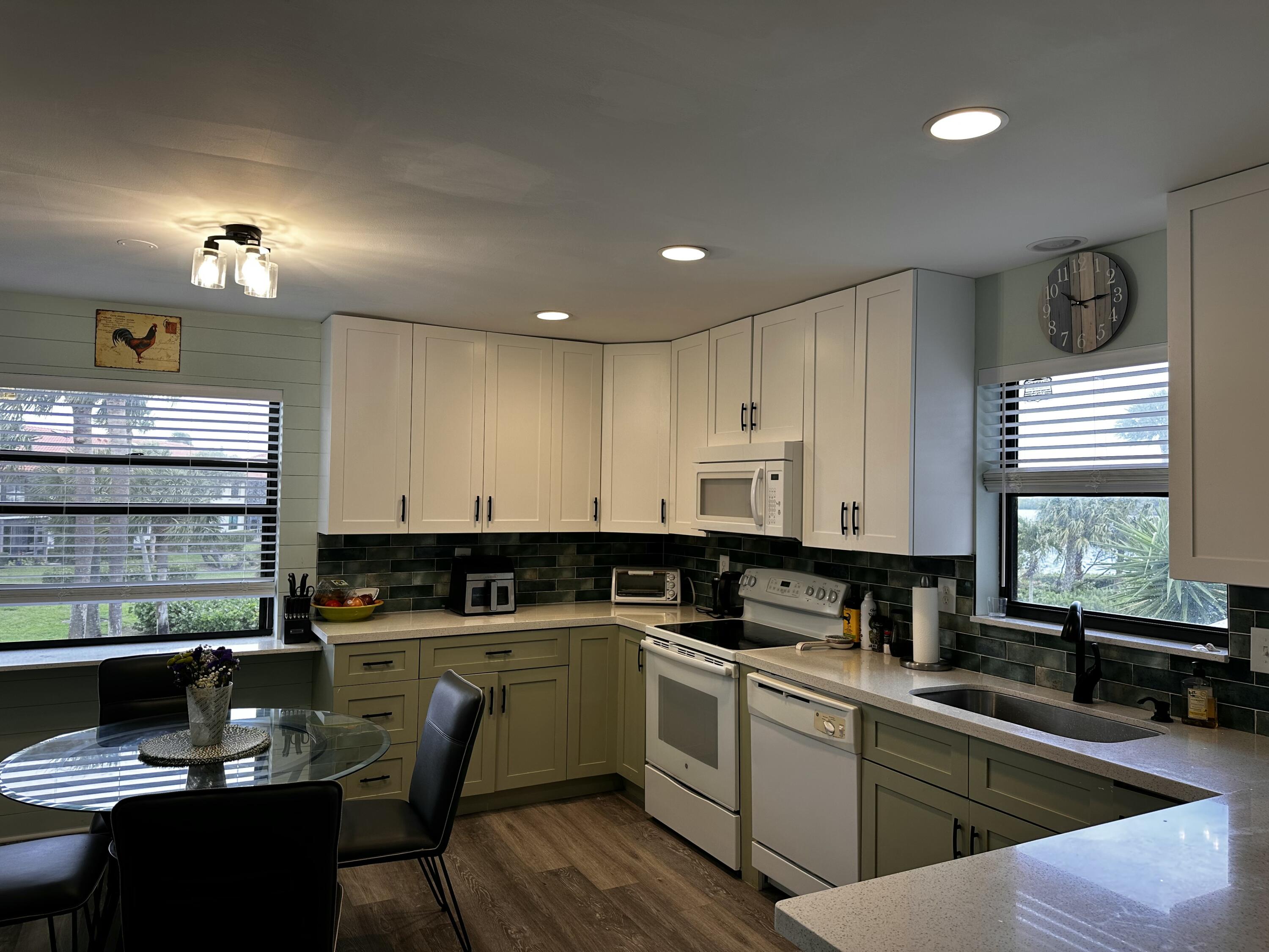 6142 Southeast Landing Way, Unit 16 Stuart, FL 34997 - Photo 41 of 73 Kitchen