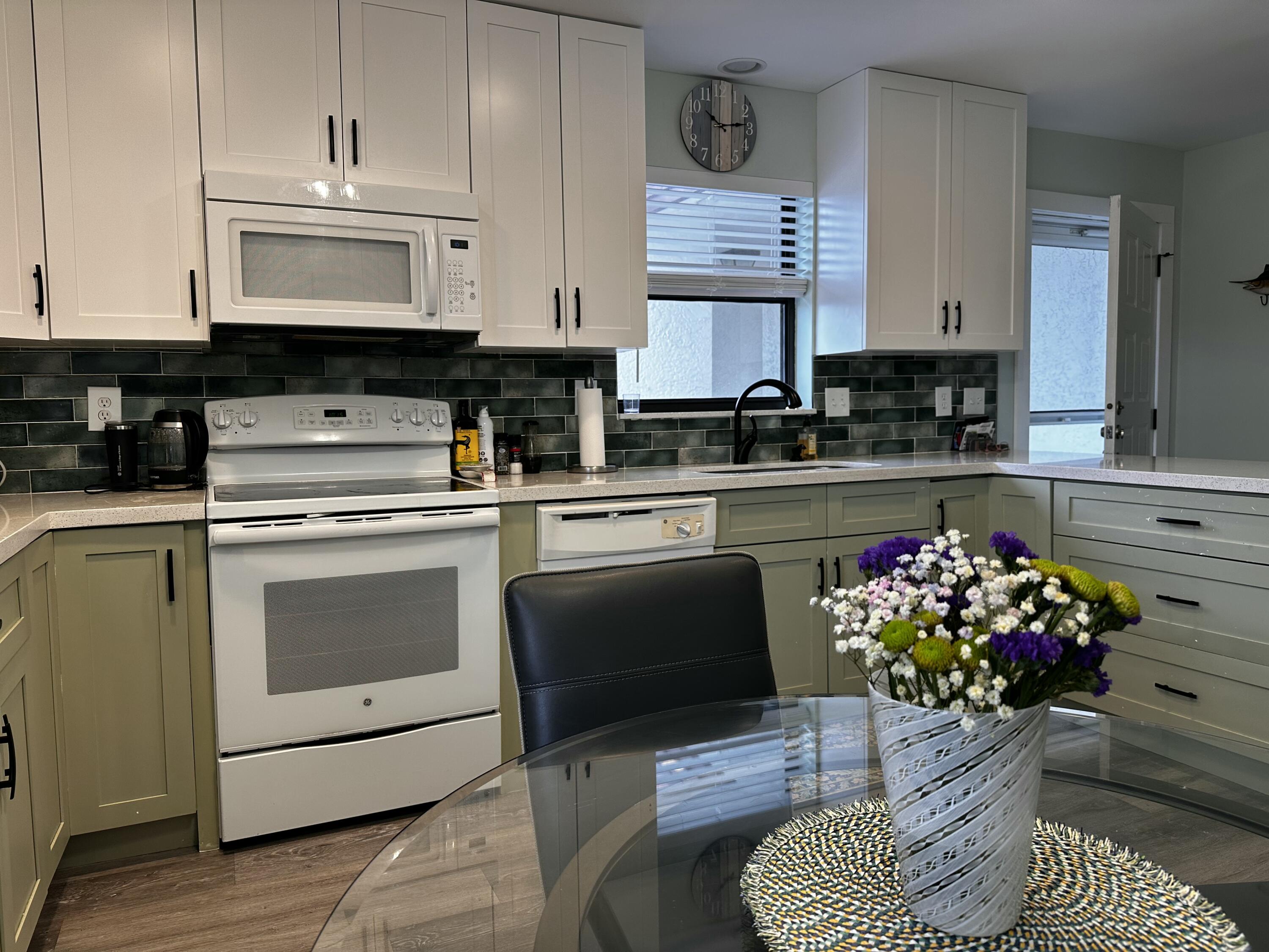 6142 Southeast Landing Way, Unit 16 Stuart, FL 34997 - Photo 43 of 73 Kitchen