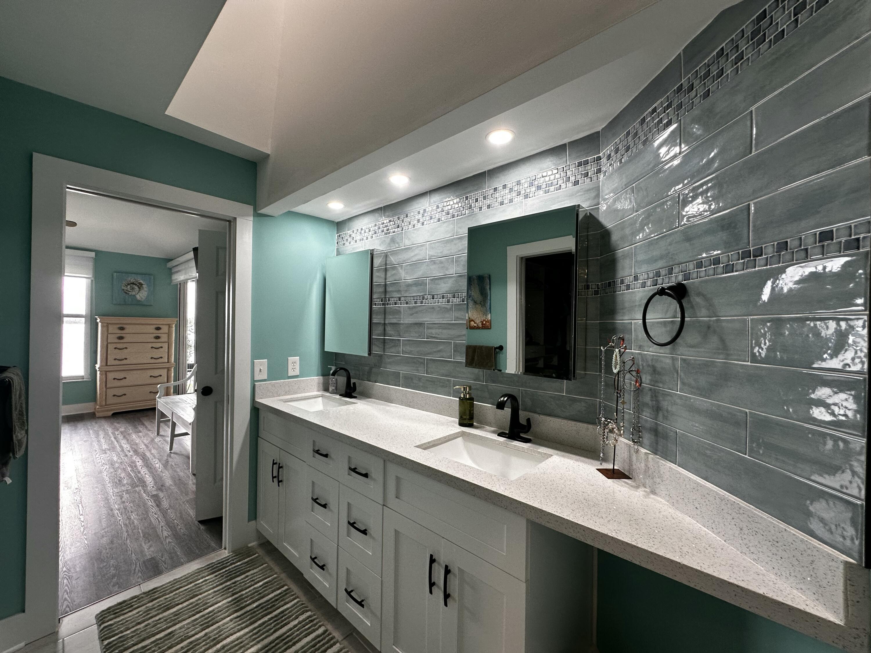 6142 Southeast Landing Way, Unit 16 Stuart, FL 34997 - Photo 53 of 73 En Suite Bathroom