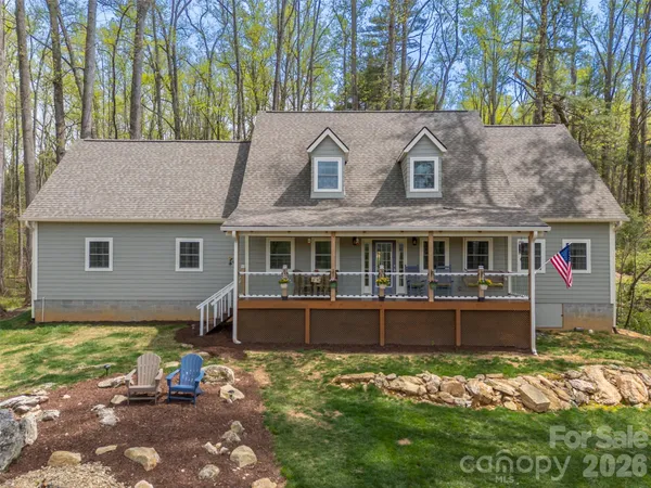 $649,900 | 88 Pounding Mill, Hendersonville, NC 28792