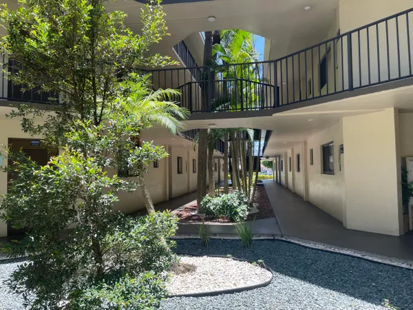 $2,000 | 5130 Las Verdes Circle, Unit 102, Delray Beach, FL 33484