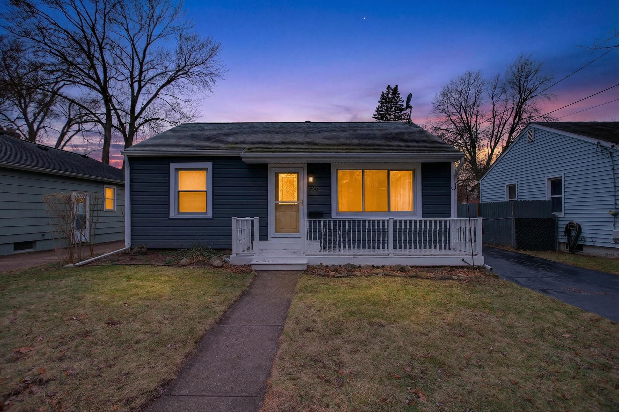 426 Orange Street Jackson, MI 49202 - Photo 3 of 30 003_0N0A8008#twilight