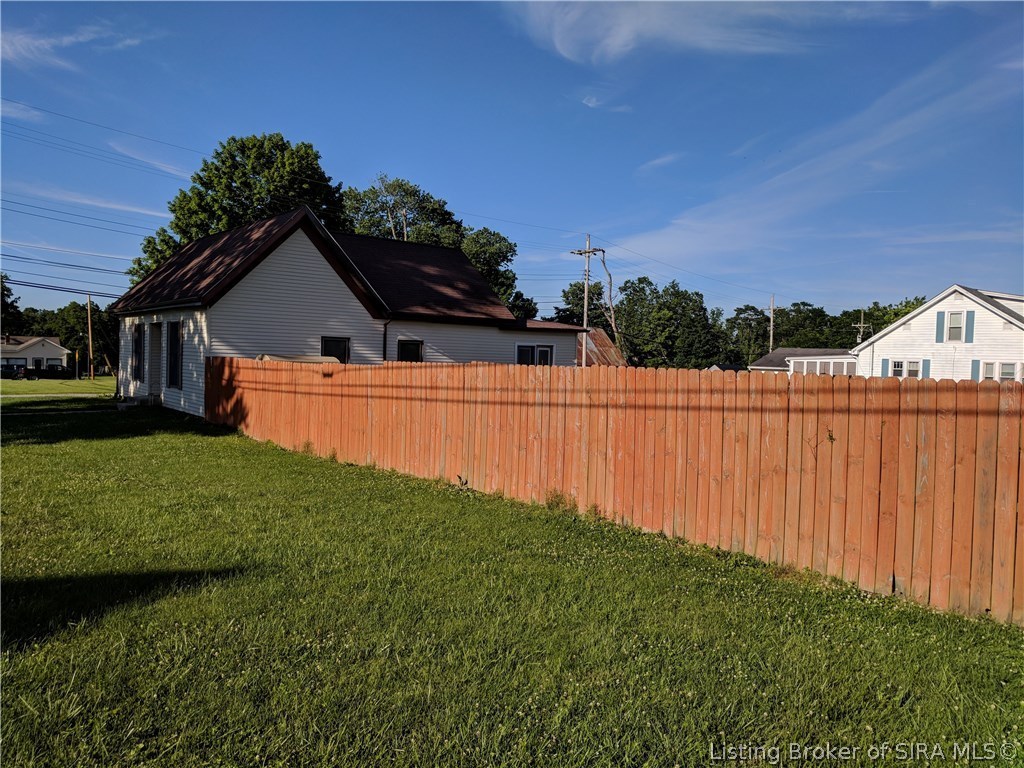 5574 Featheringill Road Floyds Knobs, IN 47119 - Photo 29 of 40 Gallery Image 29