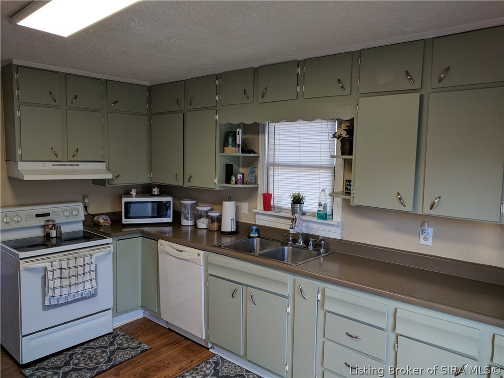 5574 Featheringill Road Floyds Knobs, IN 47119 - Photo 4 of 40 Gallery Image 4