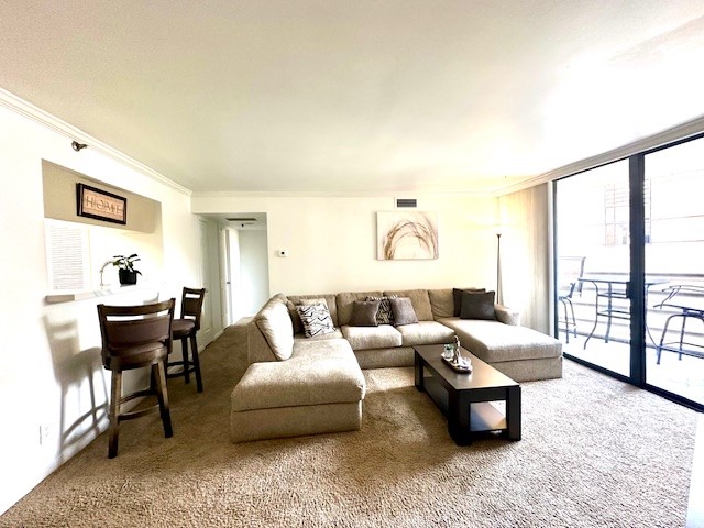 3525 Sage Road, Unit 407 Houston, TX 77056 - Photo 4 of 45 Bright, open concept living space