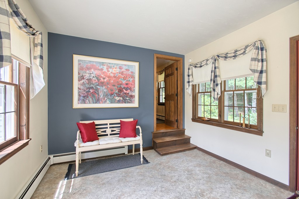 847 Chase Road Lunenburg, MA 01462 - Photo 3 of 30