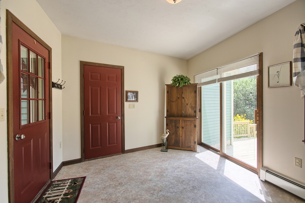 847 Chase Road Lunenburg, MA 01462 - Photo 4 of 30