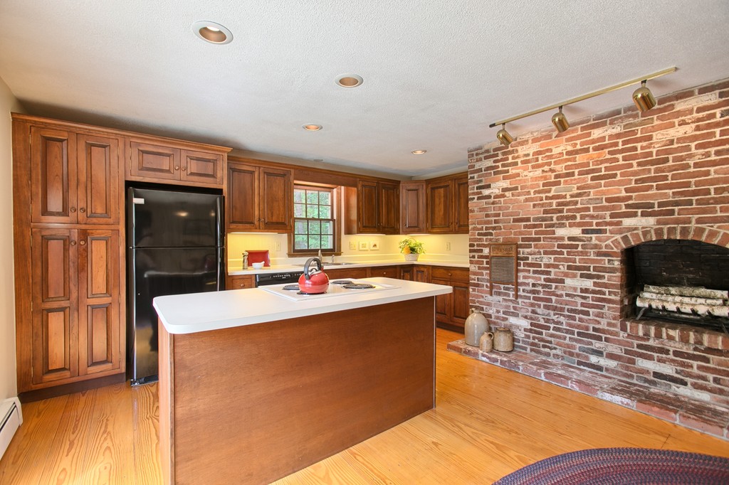 847 Chase Road Lunenburg, MA 01462 - Photo 10 of 30