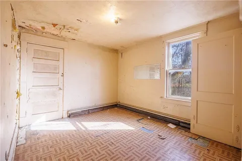 $140,000 | 61 Lee Street, Valencia, PA 16059