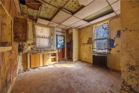 $140,000 | 61 Lee Street, Valencia, PA 16059