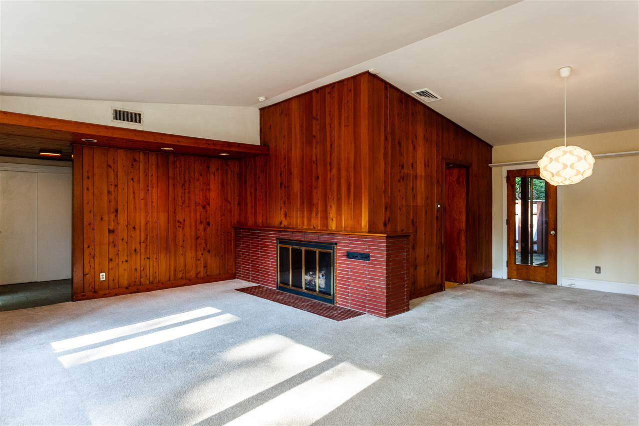 1525 Canterbury Road Raleigh, NC 27608 - Photo 12 of 25 Living Room