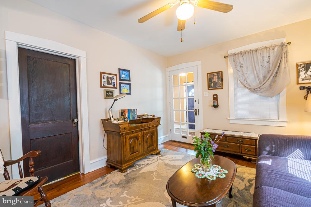 159 Yale Road Audubon, NJ 08106 - Photo 15 of 36 Living room
