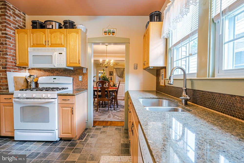 159 Yale Road Audubon, NJ 08106 - Photo 21 of 36 User Friendly Kitchen