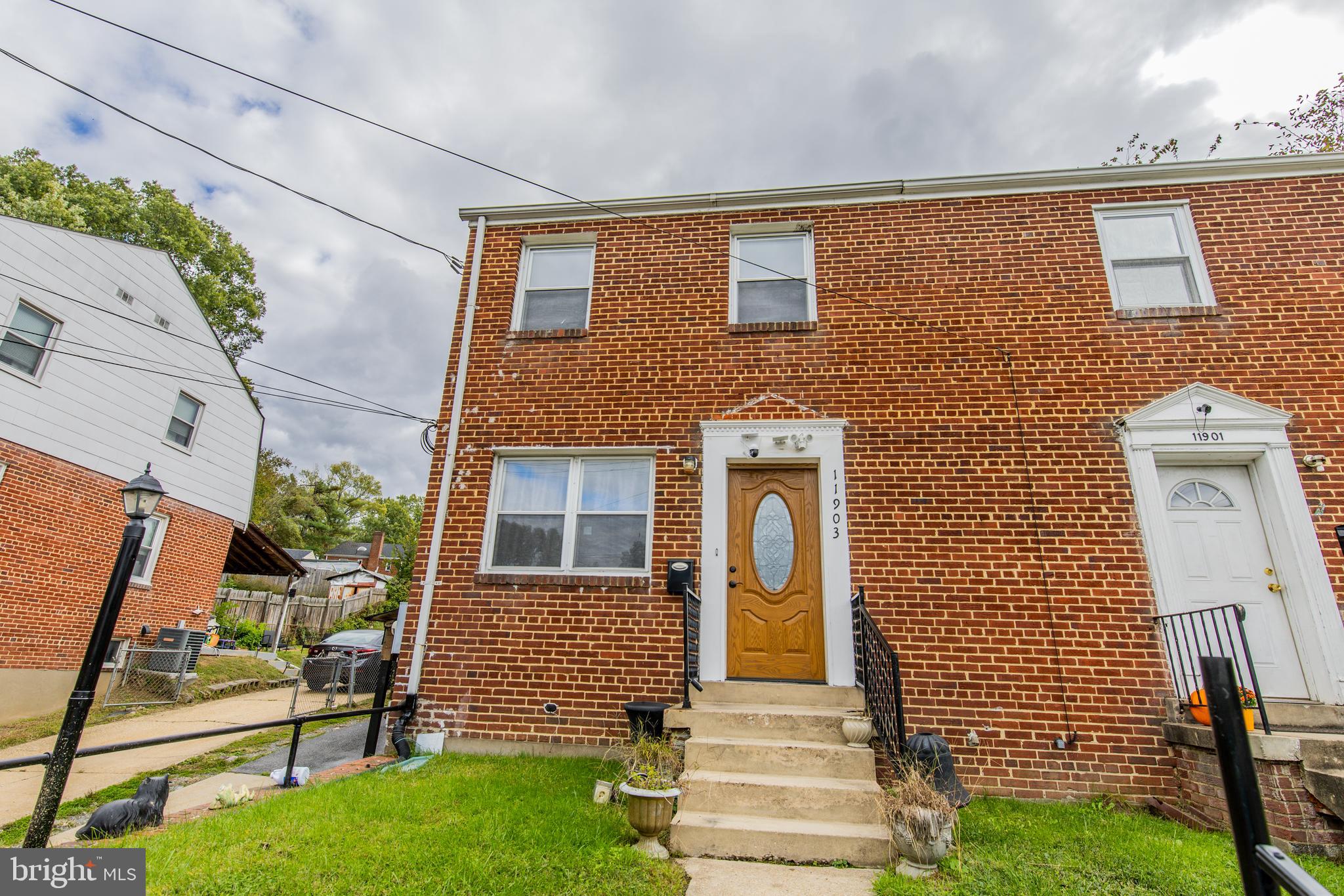 11903 Dalewood Drive Silver Spring, MD 20902 - Photo 3 of 37