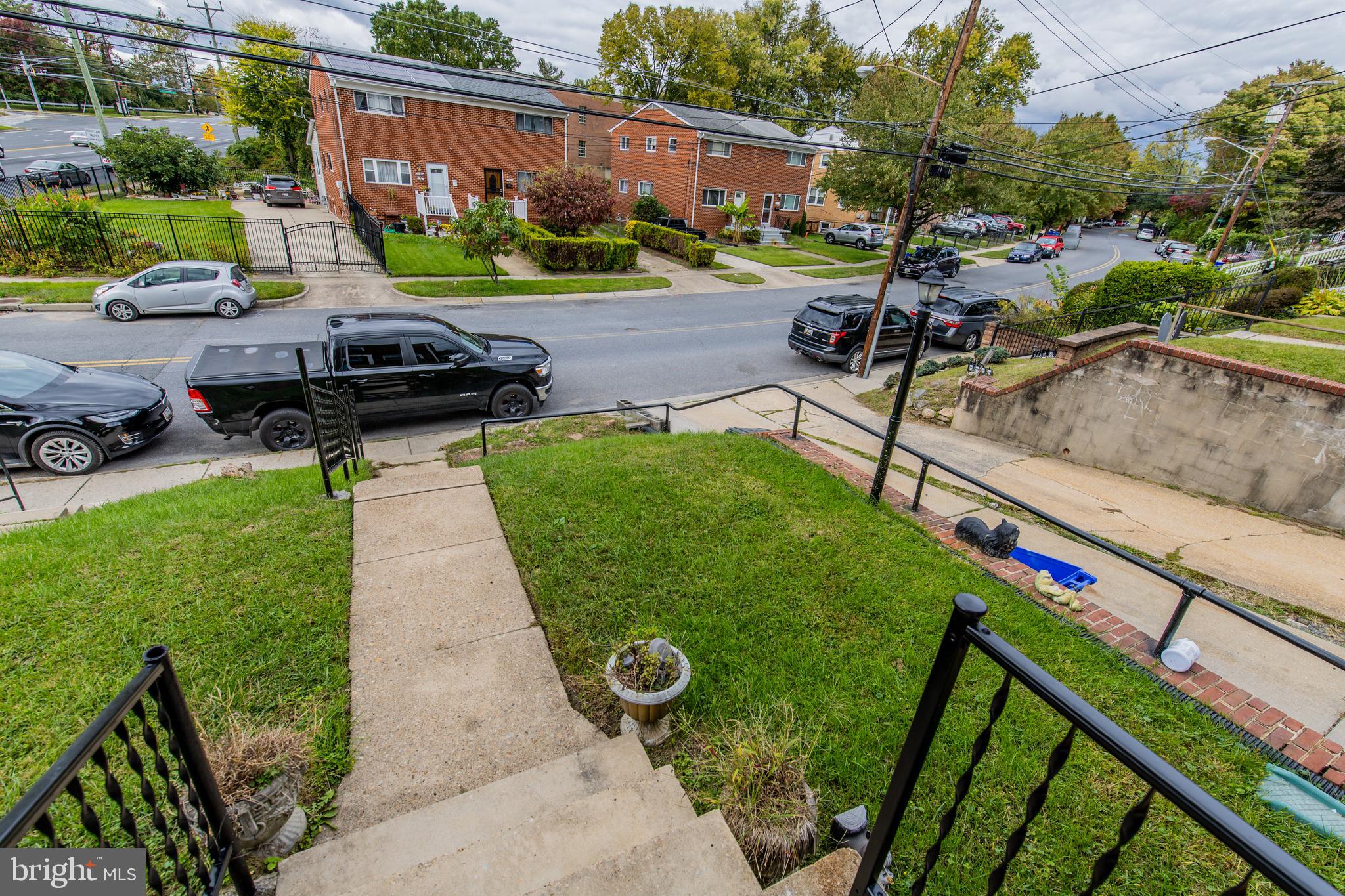 11903 Dalewood Drive Silver Spring, MD 20902 - Photo 4 of 37