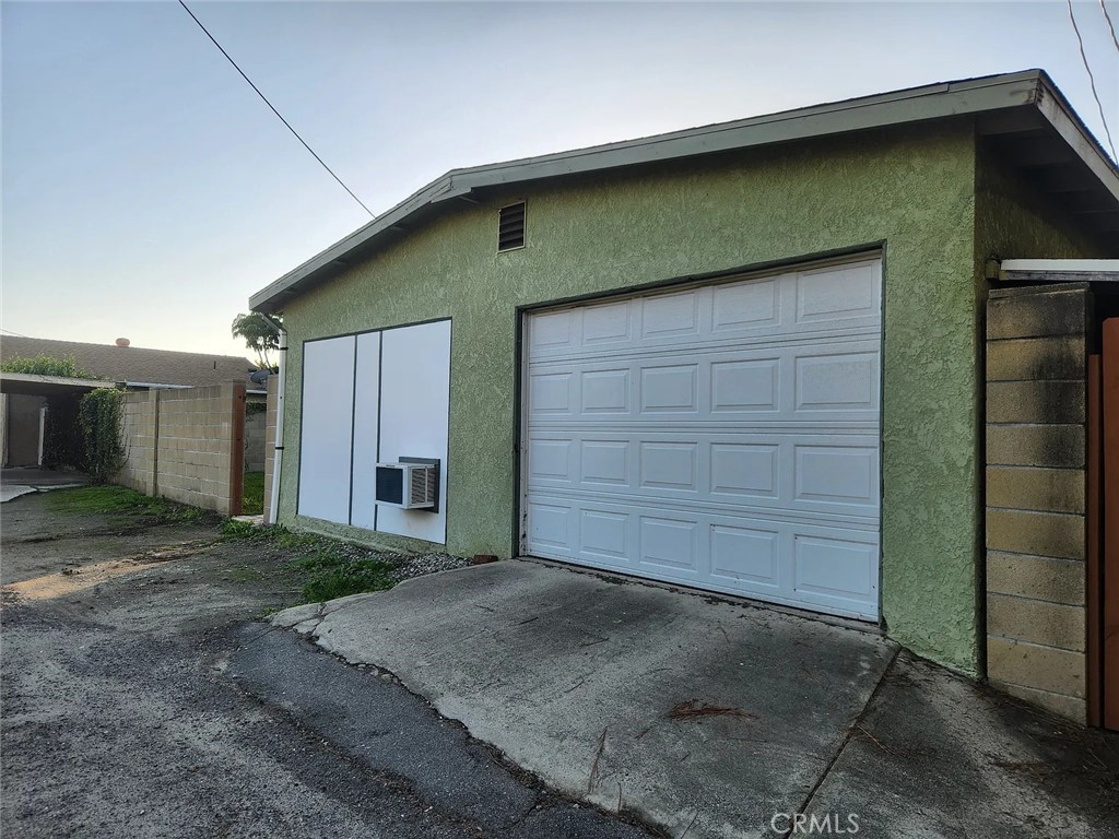 412 Delphine Place, Unit B Fullerton, CA 92833 - Photo 8 of 10 Garage - alley view for parking area