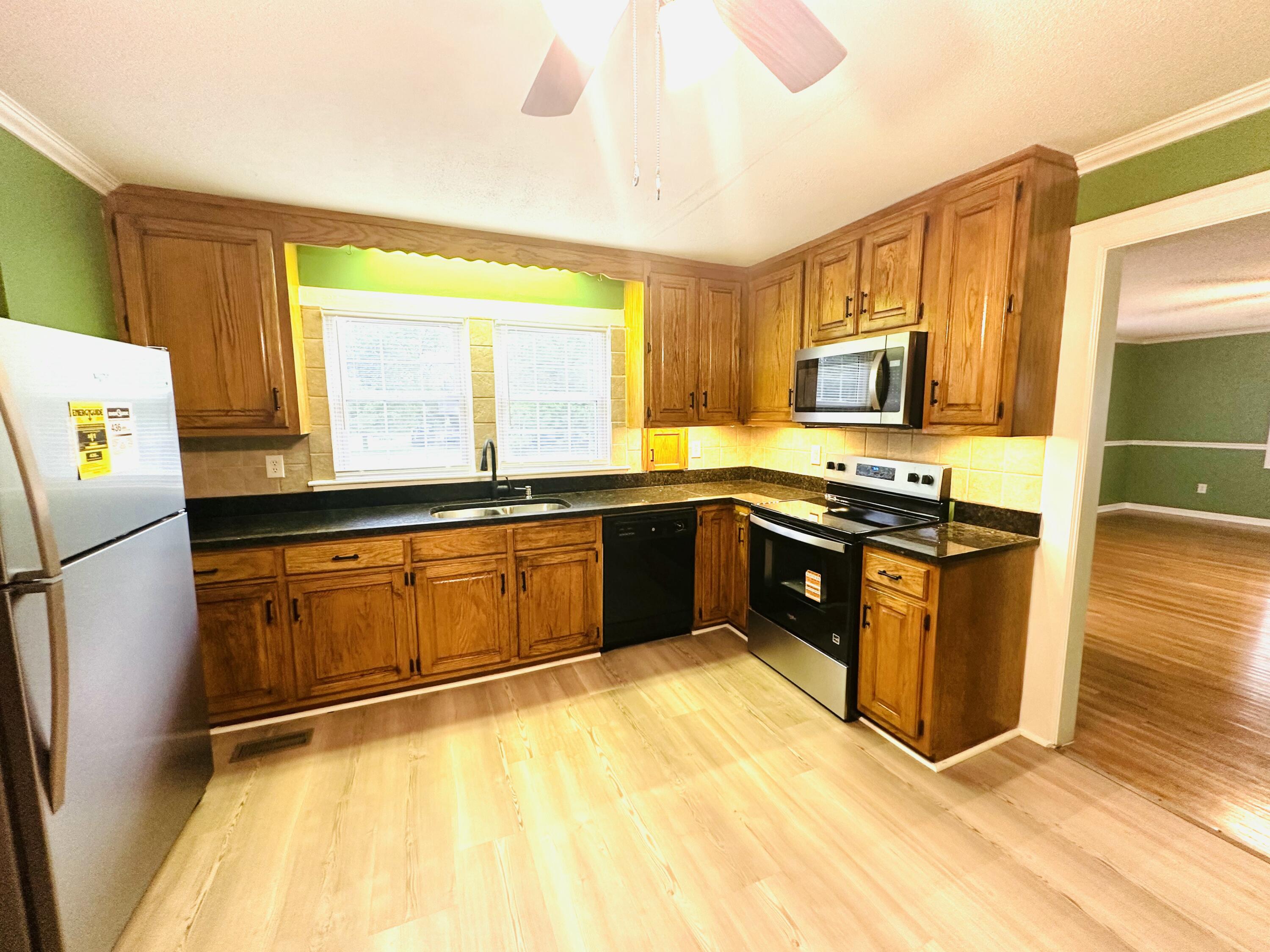 8827 East Brainerd Road Chattanooga, TN 37421 - Photo 13 of 41 IMG_6195
