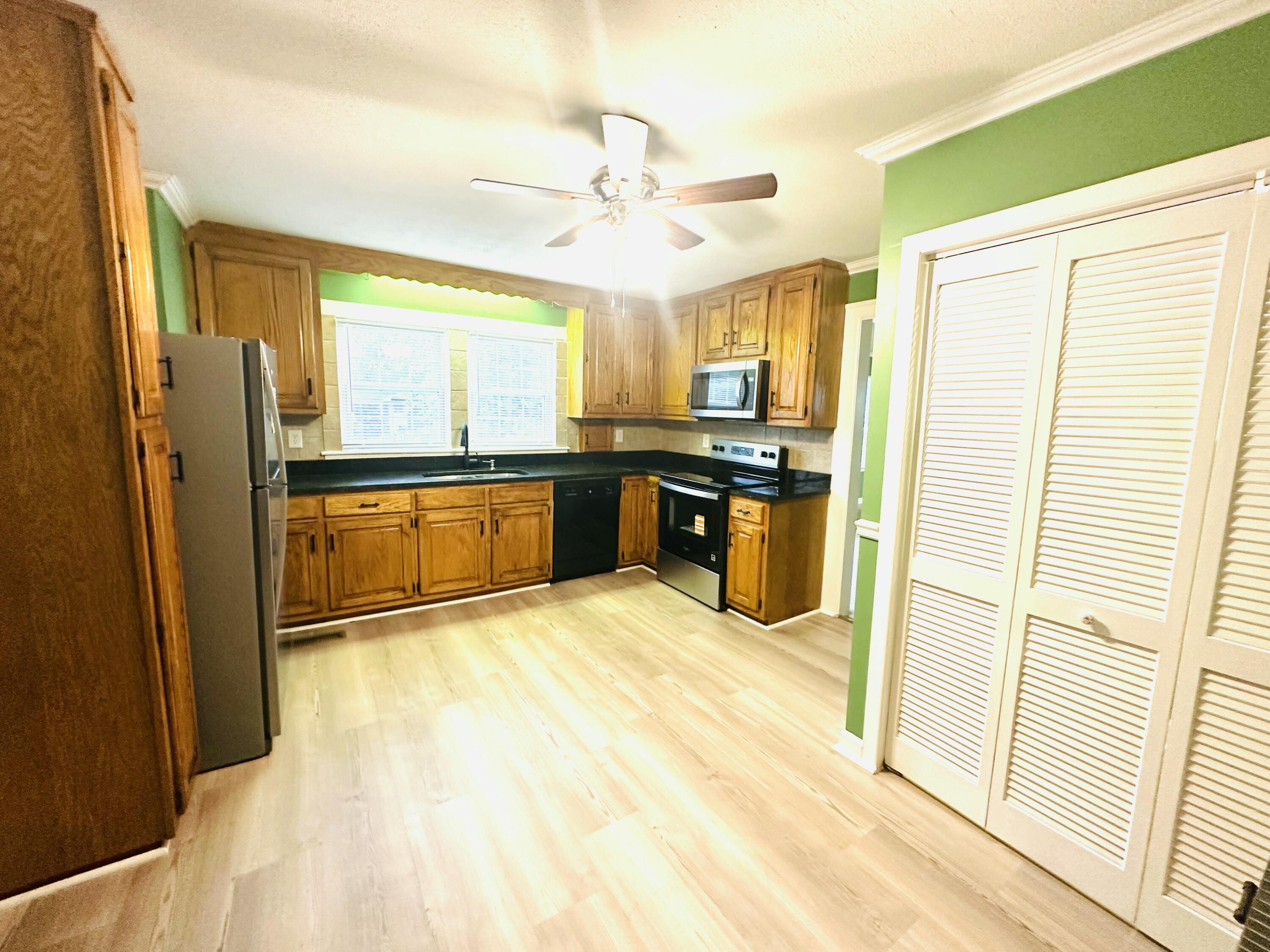 8827 East Brainerd Road Chattanooga, TN 37421 - Photo 15 of 41 IMG_6181
