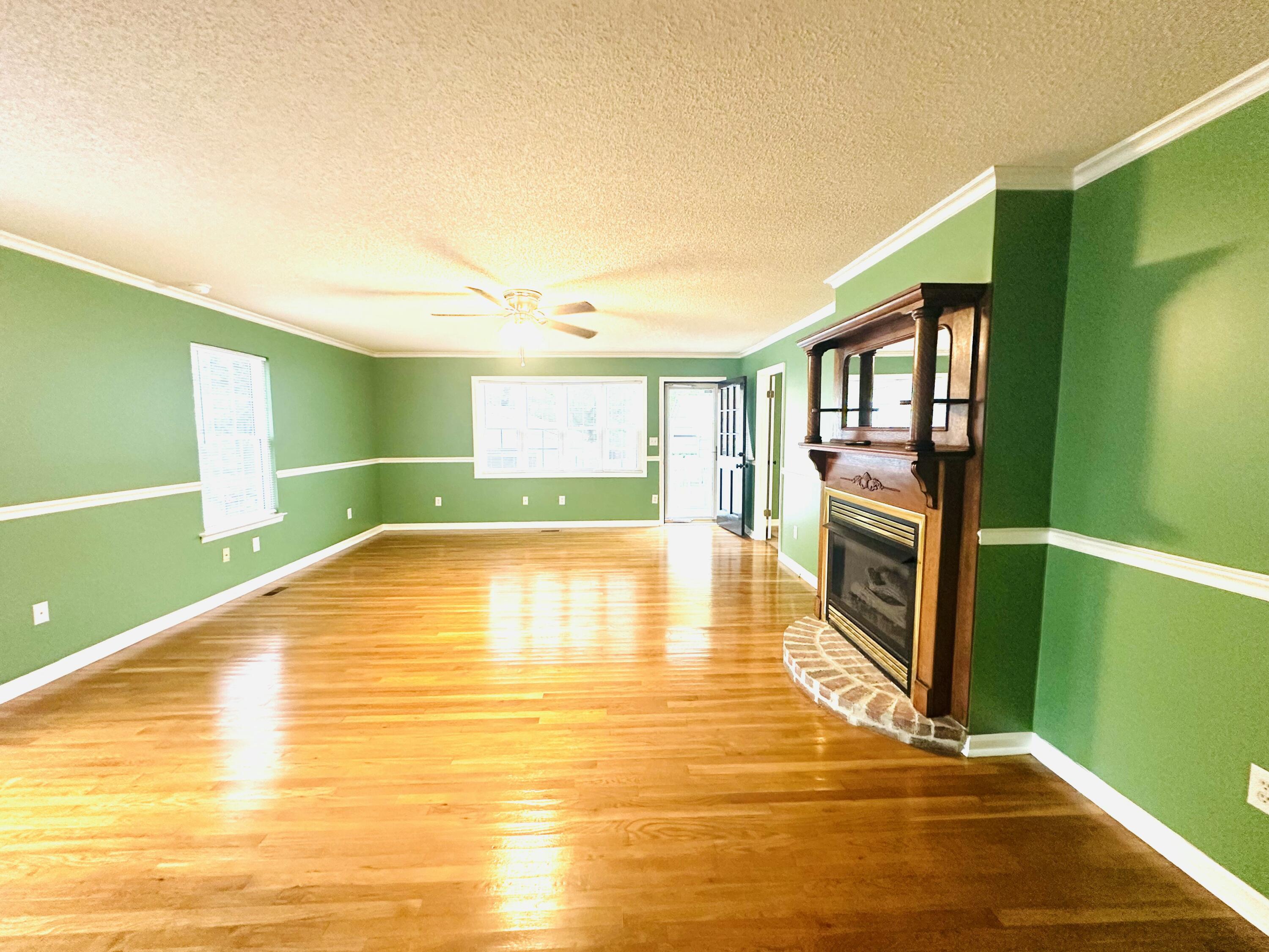 8827 East Brainerd Road Chattanooga, TN 37421 - Photo 2 of 41 IMG_6175