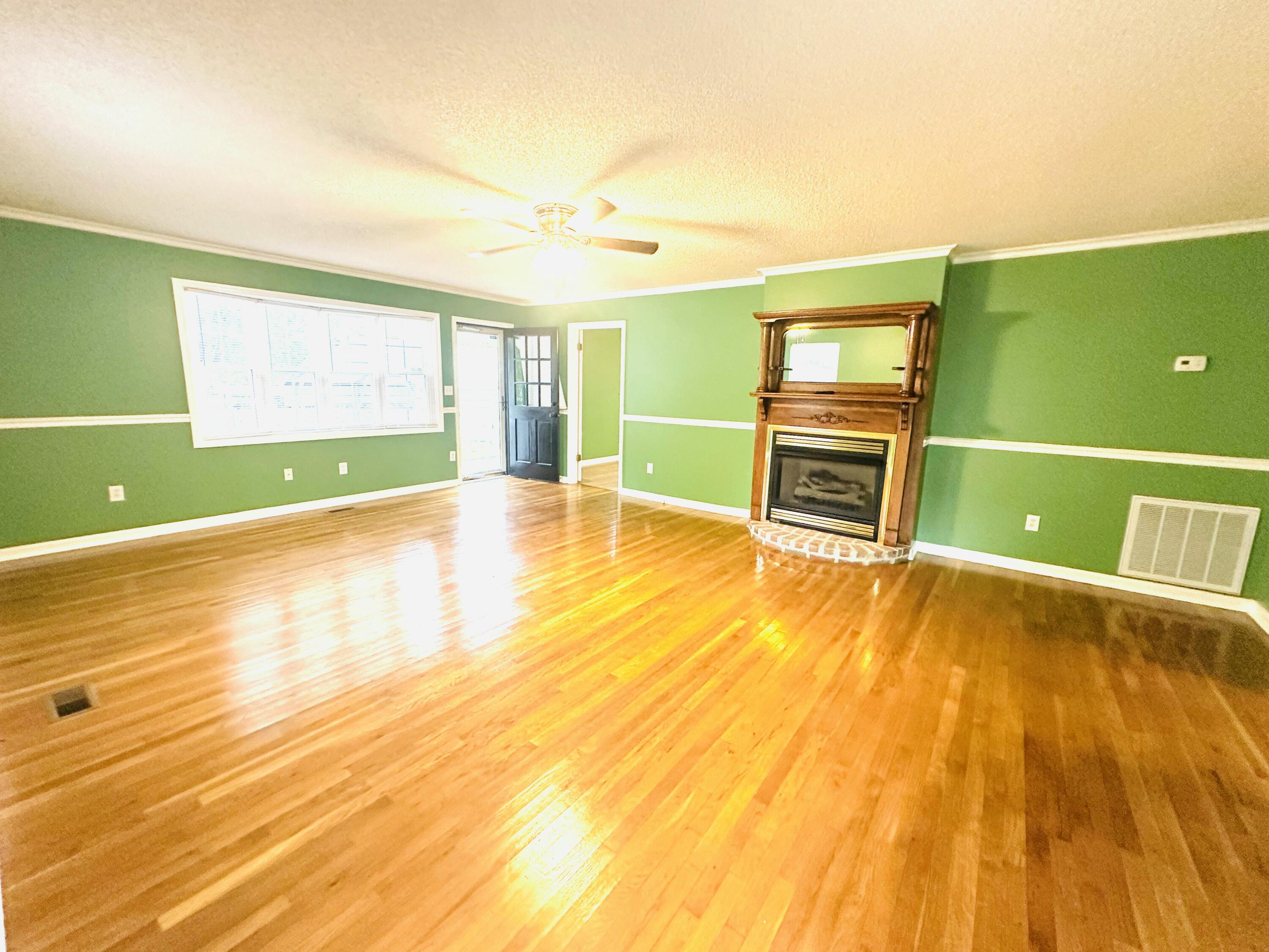 8827 East Brainerd Road Chattanooga, TN 37421 - Photo 6 of 41 IMG_6173