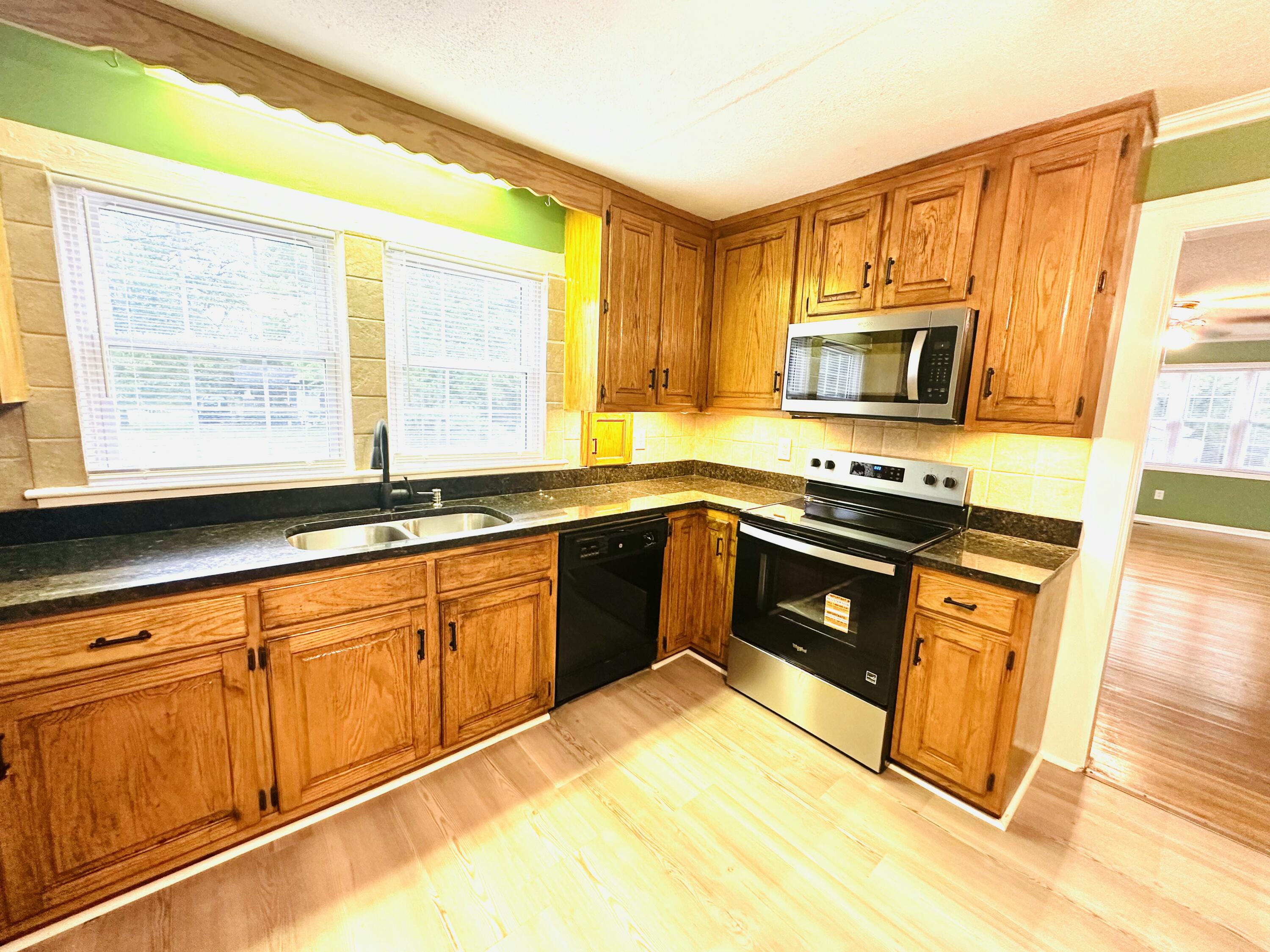 8827 East Brainerd Road Chattanooga, TN 37421 - Photo 10 of 41 IMG_6196