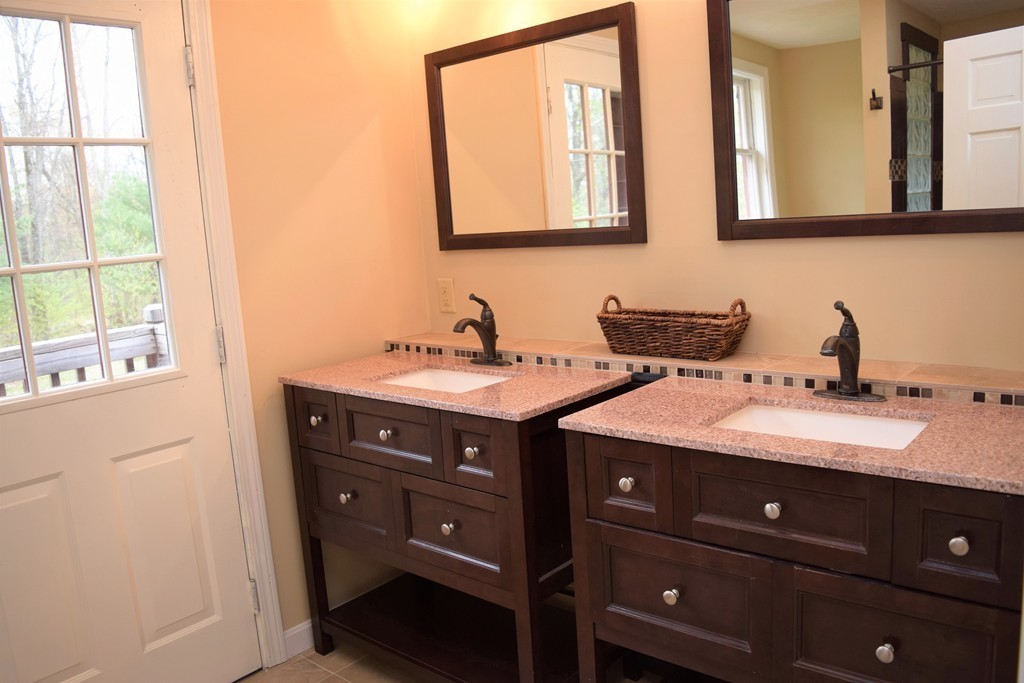 87 Scribner Road Tyngsborough, MA 01879 - Photo 13 of 29 Gallery Image 13