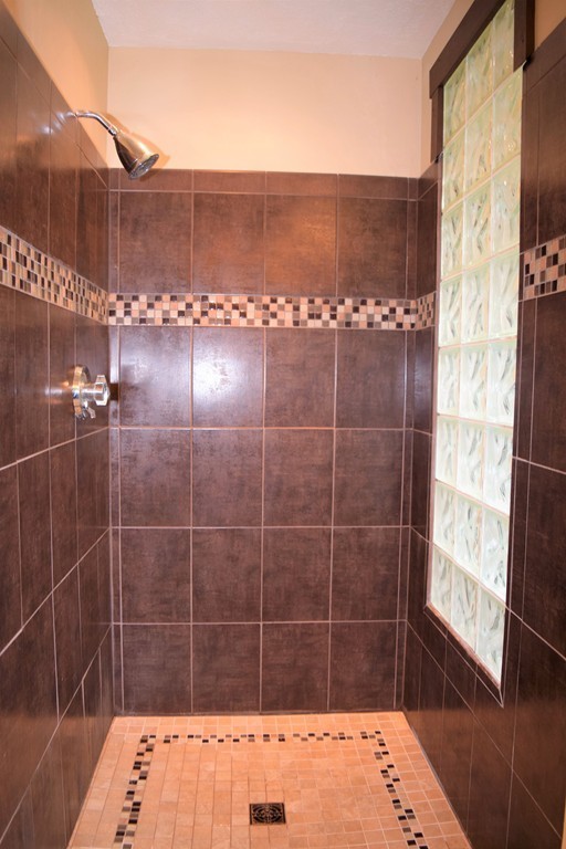 87 Scribner Road Tyngsborough, MA 01879 - Photo 14 of 29 Gallery Image 14
