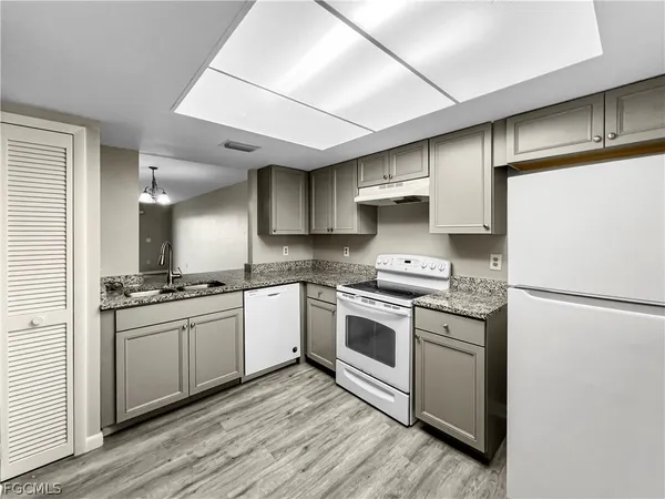 $1,349 | 4530 Southwest 10th Avenue, Unit 201, Cape Coral, FL 33914
