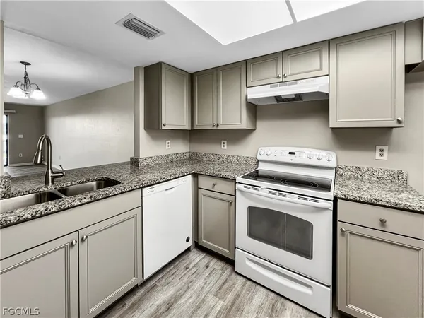 $1,349 | 4530 Southwest 10th Avenue, Unit 201, Cape Coral, FL 33914