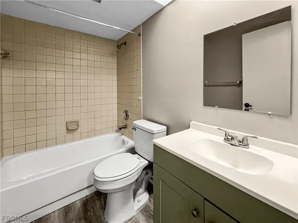 $1,349 | 4530 Southwest 10th Avenue, Unit 201, Cape Coral, FL 33914