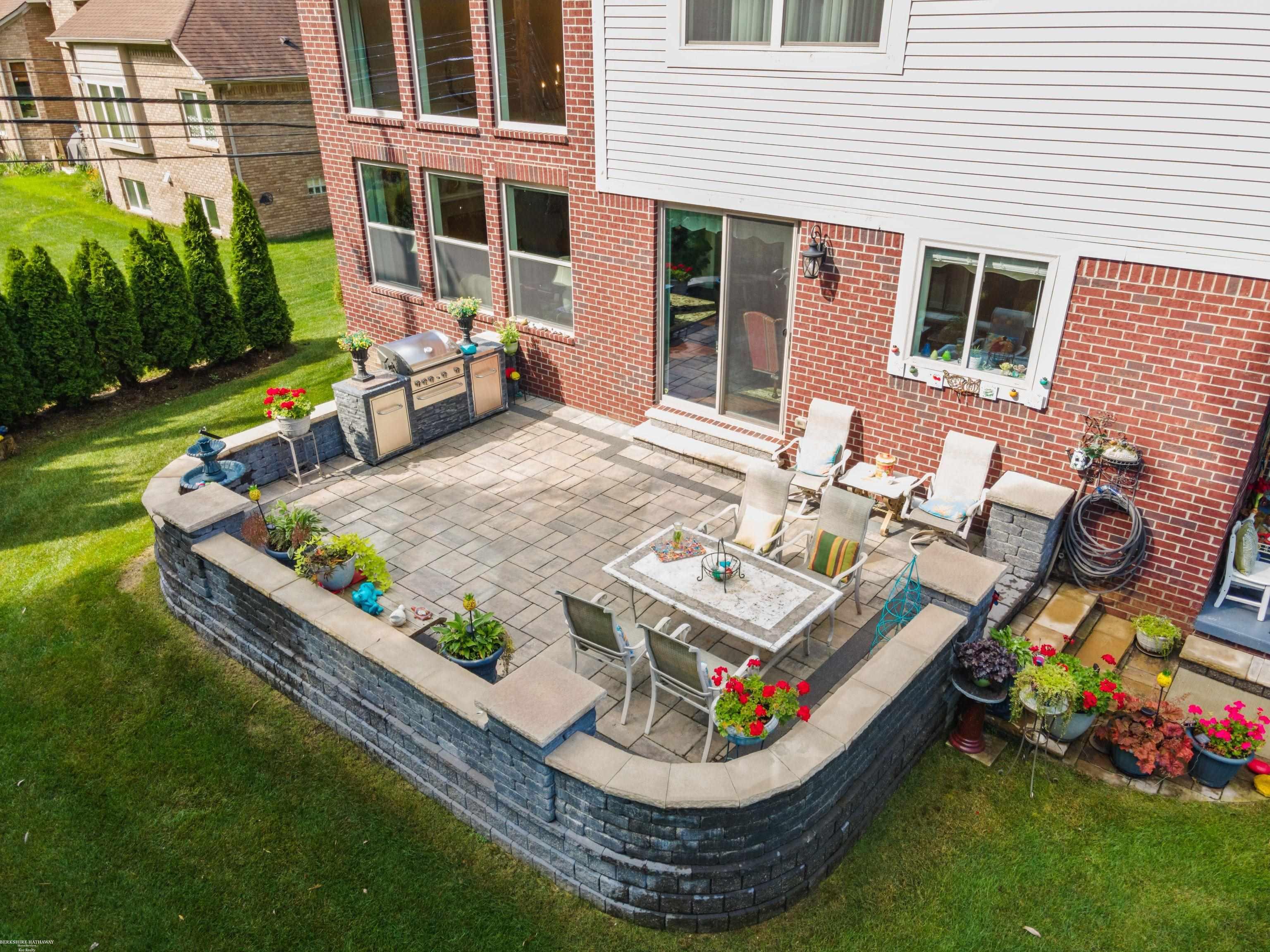 2691 Devondale Road Rochester, MI 48309 - Photo 67 of 75 50171939-e4ad2822-be37-40d9-88b9-845d2320ad99.JPG