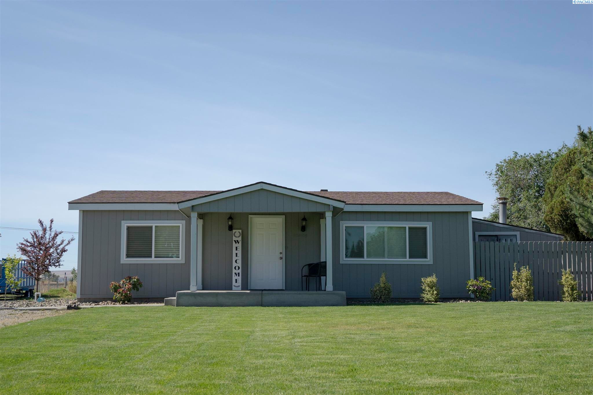 204105 East Schuster Road Kennewick, WA 99337 - Photo 1 of 1 Gallery Image 1