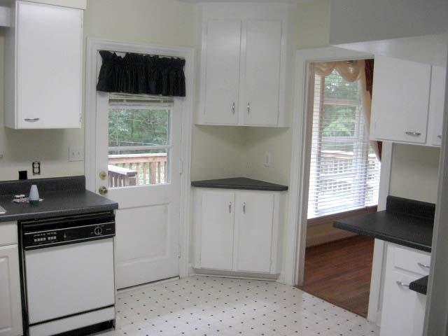 329 Chick Springs Road Greenville, SC 29609 - Photo 4 of 9 Gallery Image 4