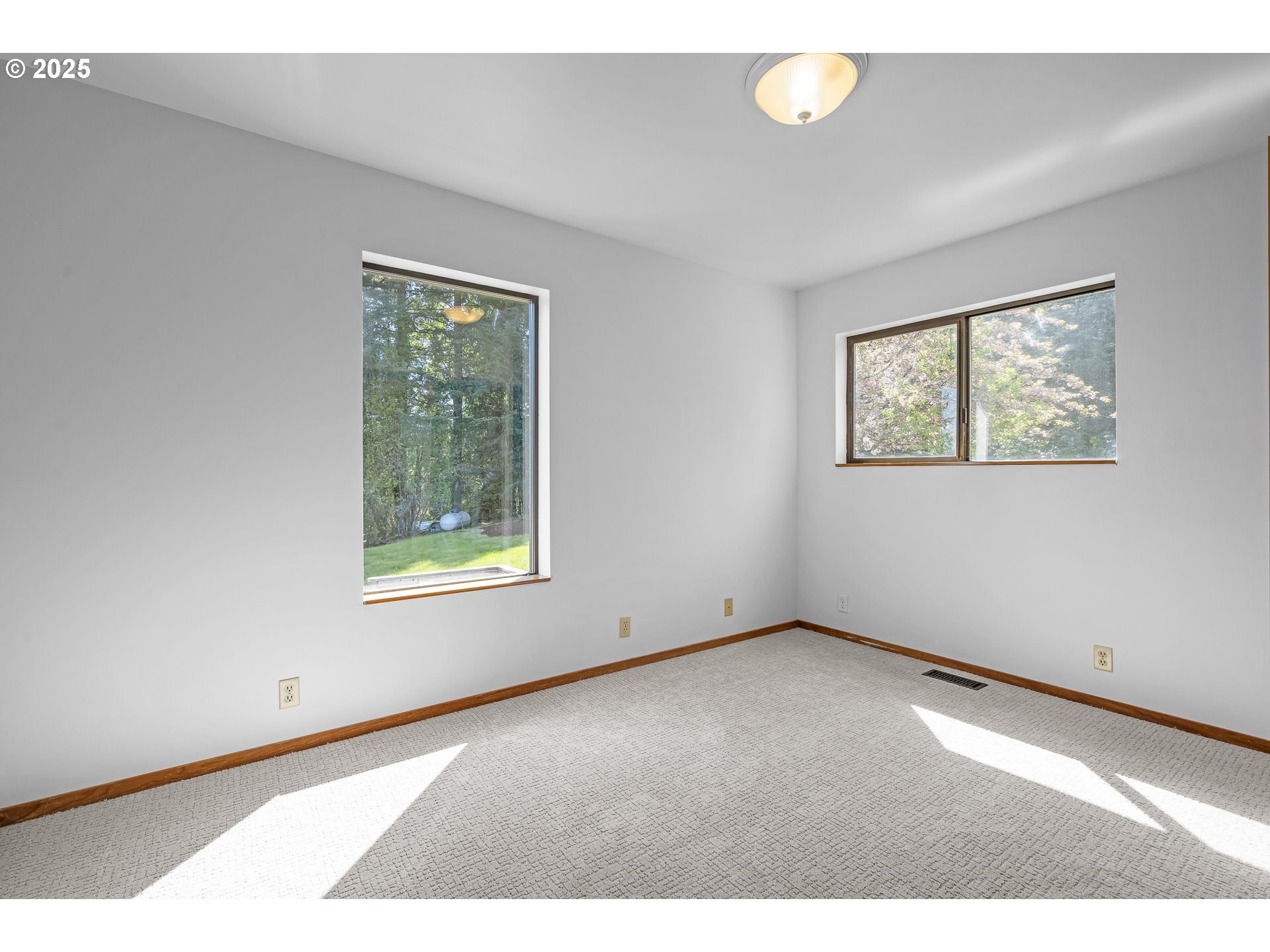 25731 Southwest Neill Road Newberg, OR 97132 - Photo 13 of 39 an empty room with windows