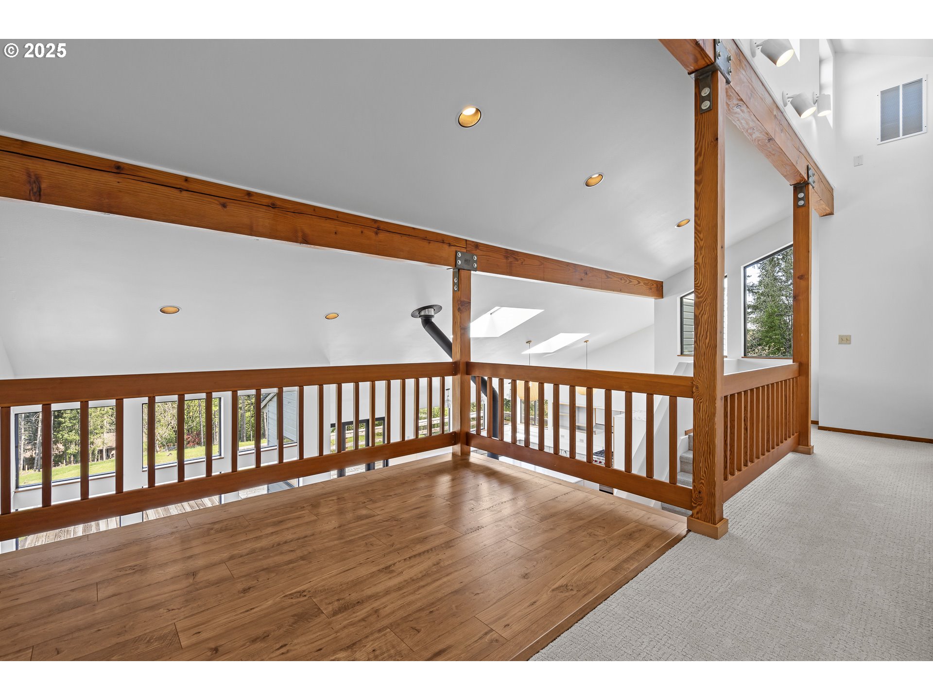 25731 Southwest Neill Road Newberg, OR 97132 - Photo 27 of 39 a view of an entryway