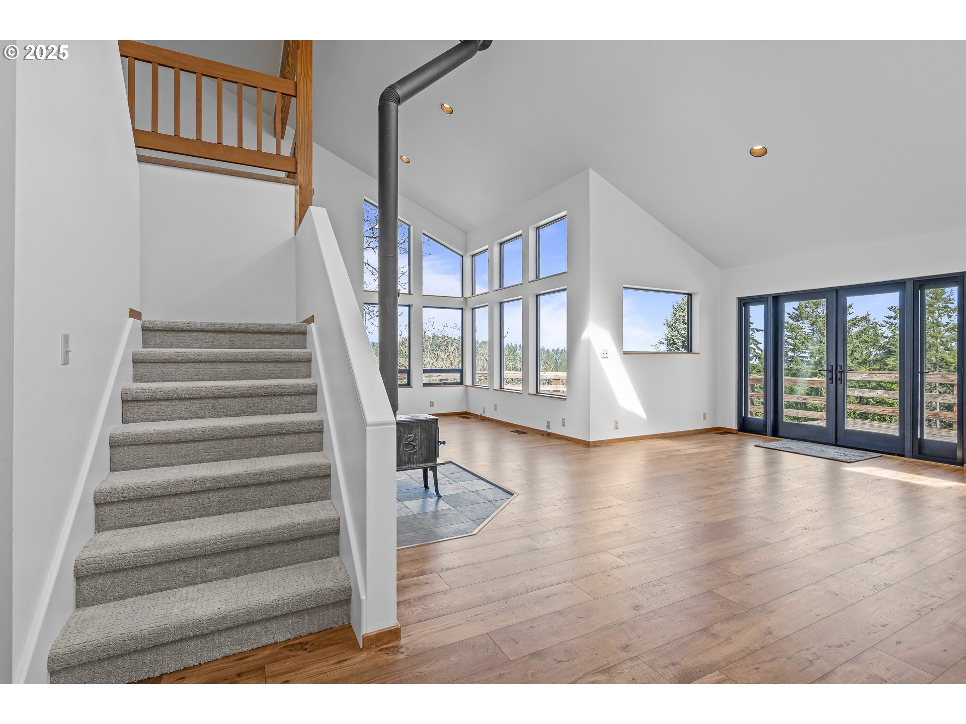 25731 Southwest Neill Road Newberg, OR 97132 - Photo 4 of 39 a view of entryway and hall with wooden floor