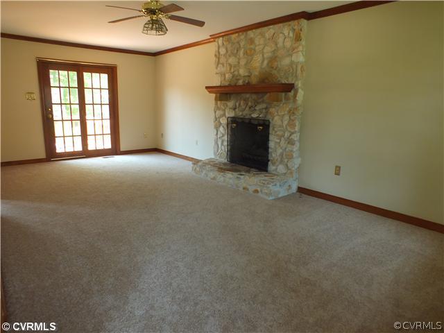 10716 Warren Road Glen Allen, VA 23060 - Photo 3 of 13 Den/Family/Great Room